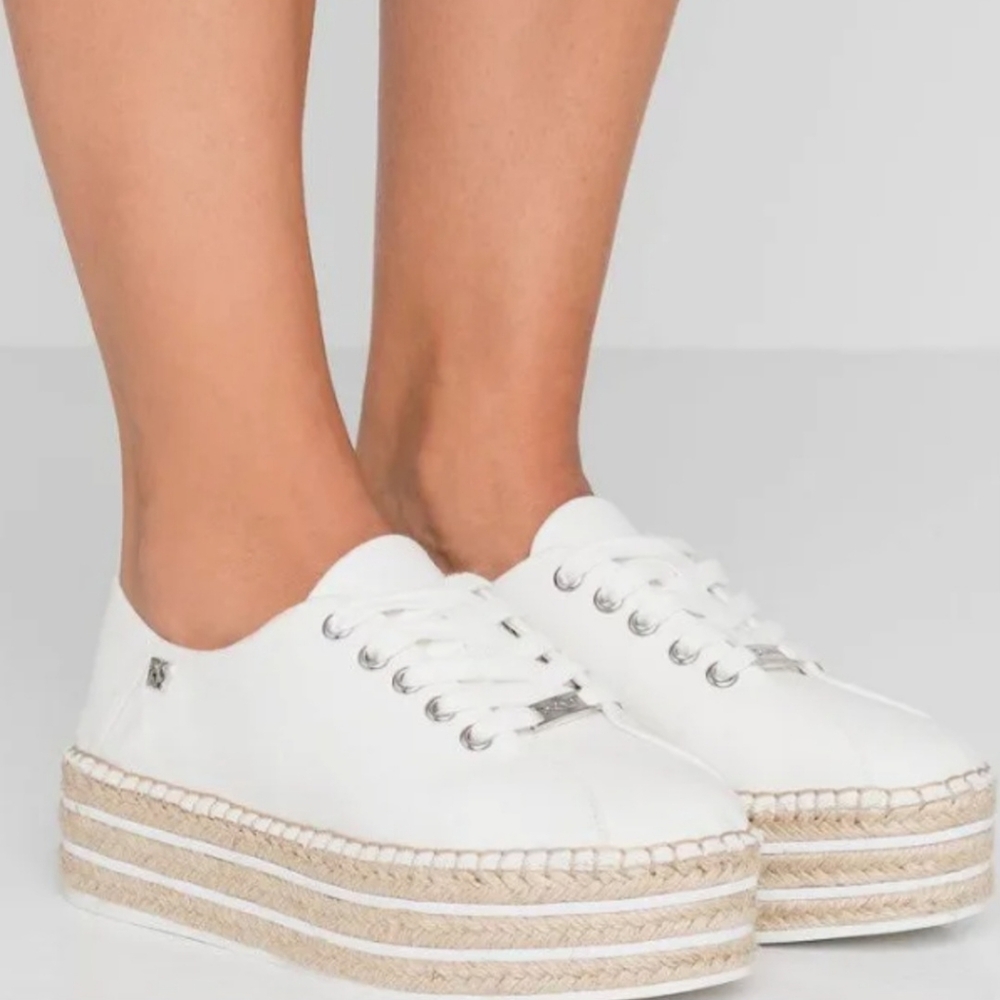 DKNY Adrian Platform Espradille Lace-up White Canvas Size 8